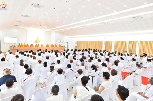 ภาพ No.230090:วันพฤหัสบดีที่ 26 มิถุนายน พ.ศ. 2568 พิธีทอดผ้าป่าฉลองอาคารชุดศูนย์ปฏิบัติธรรมน้ำใสใจสว่าง น้อมบูชาธรรมอายุวัฒนะมงคล 81 ปี หลวงพ่อธัมมชโย ณ ศูนย์ปฏิบัติธรรมน้ำใสใจสว่าง เขตบางกอกน้อย กรุงเทพมหานคร