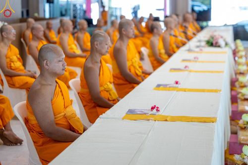 ภาพ No.127779:พิธีถวายภัตตาหารเป็นสังฆทาน แด่คณะพระธรรมยาตราฯ ในโครงการธรรมยาตราอัญเชิญพระบรมสารีริกธาตุ ประดิษฐาน ณ มหารัตนเจดีย์สิริปทุมสวรรค์ อ.บางกล่ำ จ.สงขลา วันที่ 8 มีนาคม พ.ศ. 2567