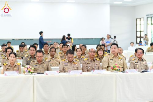 ภาพ No.201941:ผู้ว่าปทุมฯ มอบแนวทางการขับเคลื่อนพัฒนาจังหวัดฯ แก่หัวหน้าส่วนราชการ ผู้บริหารท้องถิ่น กำนัน ผู้ใหญ่บ้าน อ.คลองหลวง วันอังคารที่ 21 มกราคม พ.ศ. 2568