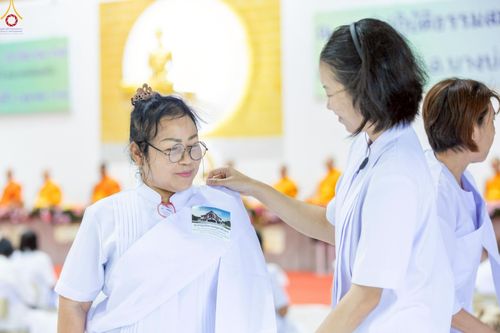 ภาพ No.249087:วันที่ 26-28 กันยายน พ.ศ. 2568 โครงการอบรม อุบาสกแก้ว อุบาสิกาแก้ว รุ่นที่ 3  ณ ศูนย์ปฏิบัติธรรมสมุทรปราการ ได้รับความเมตตาจากคณะสงฆ์ในพื้นที่  รวมถึงผู้บริหารสถานศึกษา ที่นำนักเรียนระดับมัธยมปลาย  มารับฟังข้อมูลเพื่อที่จะเป็นกำลังสำคัญ ในการเข้าร่วมขบวน