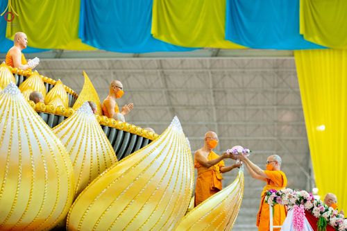 ภาพ No.77023:พิธีหล่อพระบรมพุทธเจ้า ในวันมาฆบูชา อาทิตย์ต้นเดือนที่ 6 มีนาคม พ.ศ. 2566 ณ วัดพระธรรมกาย จ.ปทุมธานี