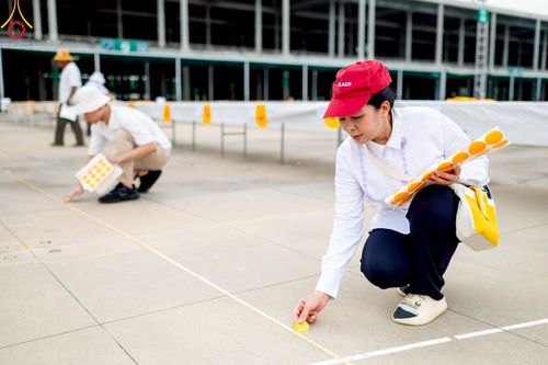 ภาพ No.218396:วันที่ 14-15 เมษายน พ.ศ. 2568 การเตรียมงานเครื่องเสียง , การเตรียมงานติดผ้ารับประเคน , การเตรียมงานเครื่องนอนพระสังฆาธิการ , การเตรียมงานจุดนั่งสาธุชน , การเตรียมงานถุงน้ำถ่วงน้ำหนักโต๊ะ , การเตรียมงานภาชนะฉันภัตตาหาร เพื่องานวันคุ้มครองโลก 22 เมษายน พ.ศ