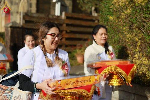 ภาพ No.172183:พิธีทอดกฐิน วัดพระธรรมกายสก็อตแลนด์ บูชาธรรม 80 ปี หลวงพ่อธัมมชโย โดยคณะศิษยานุศิษย์วัดพระธรรมกาย วันที่ 25 ตุลาคม พ.ศ. 2567