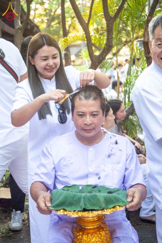 ภาพ No.135728:พิธีปลงผมธรรมทายาท โครงการบรรพชาและอุปสมบทหมู่ รุ่นบูชาธรรม 80 ปี หลวงพ่อธัมมชโย ณ หมู่บ้านบรรลุธรรม วัดพระธรรมกาย วันที่ 7 เมษายน พ.ศ. 2567