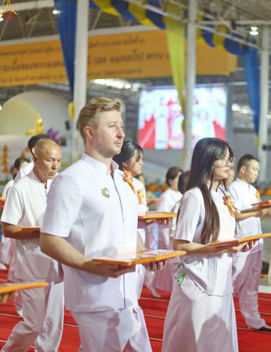 ภาพ No.251573:วันที่ 10 ตุลาคม พ.ศ. 2568 พิธีทอดผ้าป่าสมทบกฐินวัดพระธรรมกาย และสมทบกฐิน 30,000 กว่าวัดทั่วประเทศ ครั้งที่ 3 ณ สภาธรรมกายสากล วัดพระธรรมกาย