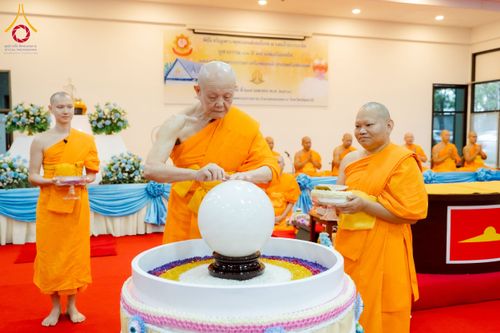 ภาพ No.221389:วันอาทิตย์ที่ 27 เมษายน พ.ศ. 2568 พิธีเจริญพระพุทธมนต์สมโภชดวงแก้วธรรมชัย เนื่องในโอกาสบูชาธรรม 81 ปีหลวงพ่อธัมมชโย อัญเชิญประดิษฐานเนื่องในโอกาสสถาปนาวัดพระธรรมกายไอซ์แลนด์ ณ อาคารปลูกศรัทธา 1 วัดพระธรรมกาย อำเภอคลองหลวง จังหวัดปทุมธานี