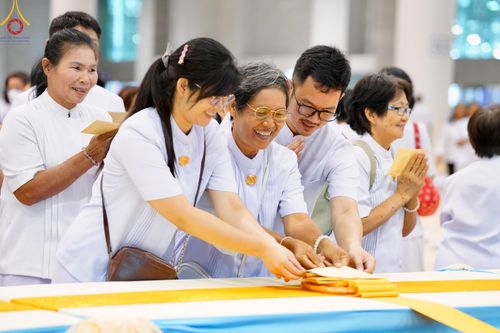 ภาพ No.139772:พิธีมุทิตาพระมหาอุปสมบทอุทิศชีวิต วันอาทิตย์ต้นเดือนที่ 2 มิถุนายน พ.ศ. 2567 ณ ห้องแก้วสารพัดนึก 1 วัดพระธรรมกาย