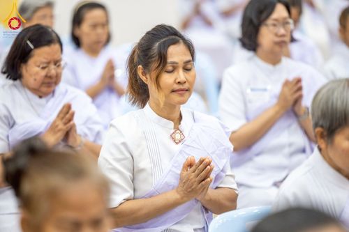 ภาพ No.221874:โครงการปฏิบัติธรรมอบรมศีลธรรม “บวชอุบาสิกาแก้ว” ถวายเป็นพระราชกุศลแด่พระบาทสมเด็จพระเจ้าอยู่หัว เนื่องในโอกาสมหามงคล “วันฉัตรมงคล”  ระหว่างวันที่ 2 – 4 พฤษภาคม 2568  ณ อาคาร 115 ปี คุณยายอาจารย์ฯ