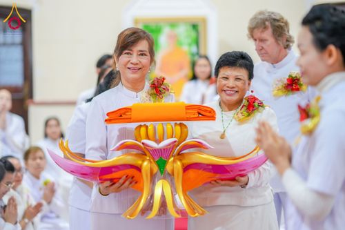 ภาพ No.175341:พิธีทอดกฐิน วัดพระธรรมกายแมนเชสเตอร์ เอดจลีย์ สต็อคพอร์ต ประเทศอังกฤษ ในโครงการกฐินสามัคคีทั่วไทย 30,000 วัด บูชาธรรม 80 ปี หลวงพ่อธัมมชโย โดยคณะศิษยานุศิษย์วัดพระธรรมกาย วันที่ 10 พฤศจิกายน พ.ศ. 2567