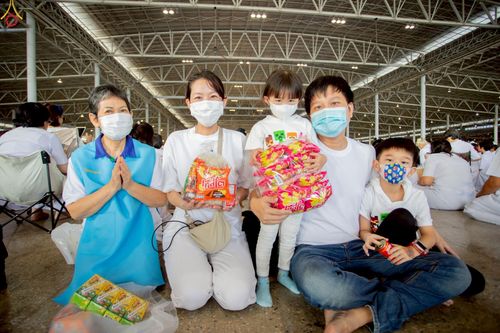 ภาพ No.227884:วันอาทิตย์ที่ 1 มิถุนายน พ.ศ. 2568 พิธีตักบาตร , พิธีบูชาข้าวพระ ณ วัดพระธรรมกาย จ.ปทุมธานี