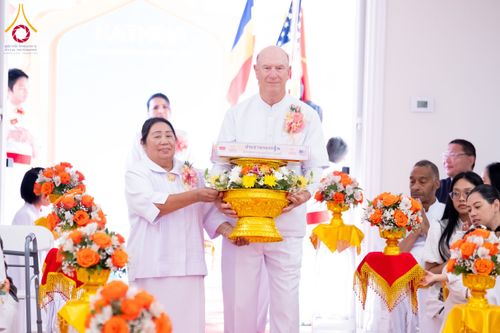 ภาพ No.175026:พิธีทอดกฐิน วัดพระธรรมกายซิลิคอนวัลเลย์ มลรัฐแคลิฟอร์เนีย ประเทศสหรัฐอเมริกา บูชาธรรม 80 ปี หลวงพ่อธัมมชโย โดยคณะศิษยานุศิษย์วัดพระธรรมกาย วันที่ 27 ตุลาคม พ.ศ. 2567