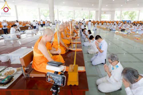 ภาพ No.253547:วันอังคารที่ 7 ตุลาคม พ.ศ.2568 (วันพระ ขึ้น 15 ค่ำ เดือน 11) พิธีบุพเปตพลี ครั้งที่ 171 ร่วมอุทิศบุญแด่หมู่ญาติที่ล่วงลับไปแล้ว และสืบทอดอายุพระพุทธศาสนา ณ หอฉันคุณยายอาจารย์ฯ วัดพระธรรมกาย