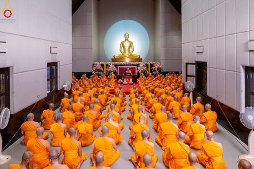 พิธีอธิษฐานพรรษาของคณะสงฆ์วัดพระธรรมกาย ณ อุโบสถพระไตรปิฎก วัดพระธรรมกาย วันอาทิตย์ที่ 21 กรกฎาคม พ.ศ. 2567