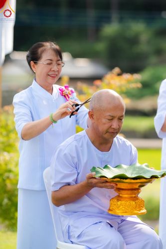 ภาพ No.147441:พิธีตัดปอยผม ขอขมา มอบบาตร ผ้าไตร โครงการปฐมอุปสมบท สมโภชอุโบสถ บูชาธรรม 80 ปี หลวงพ่อธัมมชโย ณ วัดพระธรรมกายโทชิหงิ ประเทศญี่ปุ่น วันพฤหัสบดีที่ 8 สิงหาคม พ.ศ. 2567