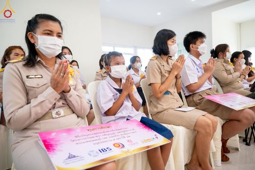 ภาพ No.107320:พิธีเจริญพระพุทธมนต์ ปฏิบัติธรรม มอบทุนการศึกษา ถวายสังฆทาน 140 วัด ณ ศุนย์ปฏิบัติธรรมพระมงคลเทพมุนี อ.สองพี่น้อง จ.สุพรรณบุรี วันเสาร์ที่ 6 มกราคม พ.ศ. 2567