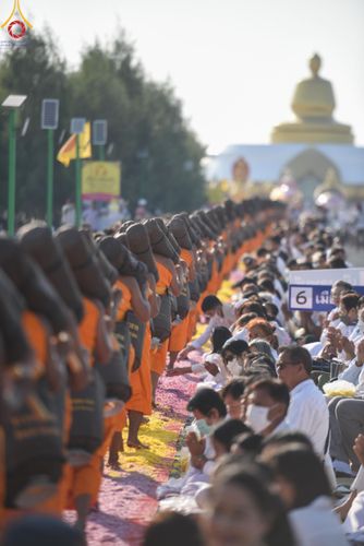 ภาพ No.198150:พิธีต้อนรับพระธรรมยาตรา ณ อนุสรณ์สถานลำดับที่ 5 สถานที่เผยแผ่วิชชาธรรมกายครั้งแรก อนุสรณ์สถานบางปลา วัดบางปลา อำเภอบางเลน จังหวัดนครปฐม ในโครงการธรรมยาตรา กตัญญูบูชา มหาปูชนียาจารย์ พระมงคลเทพมุนี(สด จนฺทสโร) พระผู้ปราบมาร ปีที่ 13 วัน 19 มกราคม พ.ศ.2568