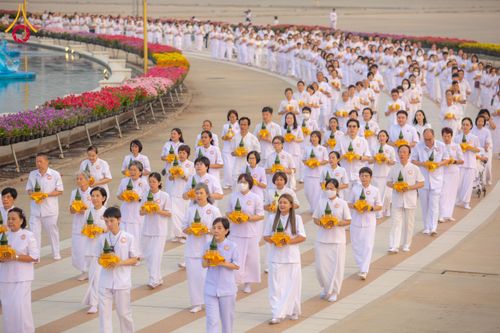 โครงการอุปสมบทหมู่ บูชาธรรมหลวงพ่อธัมมชโย พ.ศ.2567 ณ ลานธรรม พระมหาธรรมกายเจดีย์ วัดพระธรรมกาย วันที่ 13 เมษายน พ.ศ.2567