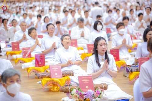 ภาพ No.138815:พิธีถวายกองทุนสนับสนุน การสร้างพระไตรปิฎกฉบับธรรมชัย และอนุรักษ์คัมภีร์ใบลาน น้อมบูชาธรรมหลวงพ่อธัมมชโย 80 ปี ณ ห้องแก้วสารพัดนึก 2 วัดพระธรรมกาย วันเสาร์ที่ 1 มิถุนายน พศ. 2567