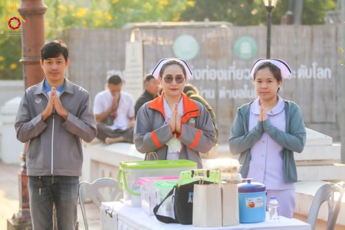 ภาพ No.208668:ตักบาตรพระ 1,743 รูป ครบรอบ 743 ปี นครน่าน ถวายเป็นพุทธบูชา น้อมบุญกุศลอุทิศให้บรรพบุรุษ วันอาทิตย์ ที่ 16 กุมภาพันธ์ พ.ศ. 2568 ณ ถนนคนเดินข่วงเมืองน่าน ต.ในเวียง อ.เมือง จ.น่าน