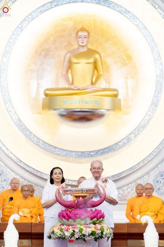 ภาพ No.270879:วันอาทิตย์ที่ 19 ตุลาคม พ.ศ. 2568 พิธีทอดกฐิน “หนึ่งไม่มีสอง” วัดพระธรรมกายนิวคาสเซิล เมืองนิวคาสเซิล ประเทศอังกฤษ 