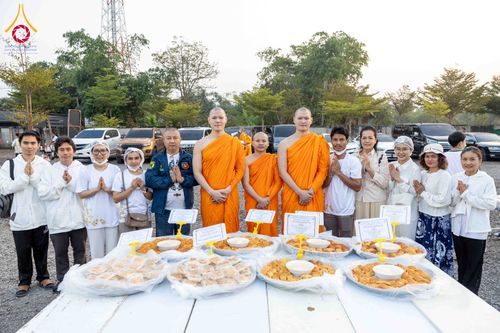 ภาพ No.296778:วันที่ 18 มกราคม พ.ศ. 2569 พิธีถวายภัตตาหารเป็นสังฆทาน แด่พระธรรมยาตรา ณ วัดโบสถ์บน ต.บางคูเวียง จ.นนทบุรี อนุสรณ์สถานลำดับที่ 4 สถานที่เกิดด้วยกายธรรม ในโครงการธรรมยาตรา กตัญญูบูชา มหาปูชนียาจารย์ พระมงคลเทพมุนี(สด จนฺทสโร) พระผู้ปราบมาร อนุสรณ์สถาน 7 แ