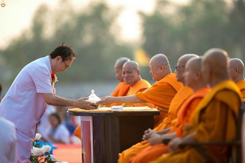 ภาพ No.23130:พิธีตอกเสาเข็มมงคล "มหาสุวรรณรัตนอินทขิล" สถาปนาสร้างอนุสรณ์สถาน มหาวิหารพระมงคลเทพมุนี สถานที่เผยแผ่ธรรมครั้งแรก ที่วัดบางปลา