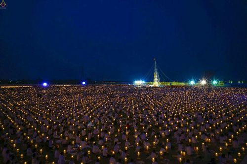 ภาพ No.23132:พิธีตอกเสาเข็มมงคล "มหาสุวรรณรัตนอินทขิล" สถาปนาสร้างอนุสรณ์สถาน มหาวิหารพระมงคลเทพมุนี สถานที่เผยแผ่ธรรมครั้งแรก ที่วัดบางปลา