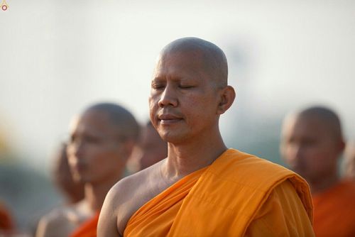 ภาพ No.23138:พิธีตอกเสาเข็มมงคล "มหาสุวรรณรัตนอินทขิล" สถาปนาสร้างอนุสรณ์สถาน มหาวิหารพระมงคลเทพมุนี สถานที่เผยแผ่ธรรมครั้งแรก ที่วัดบางปลา