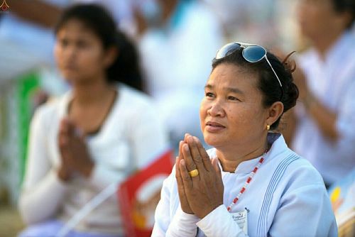 ภาพ No.23139:พิธีตอกเสาเข็มมงคล "มหาสุวรรณรัตนอินทขิล" สถาปนาสร้างอนุสรณ์สถาน มหาวิหารพระมงคลเทพมุนี สถานที่เผยแผ่ธรรมครั้งแรก ที่วัดบางปลา