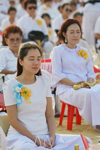 ภาพ No.23143:พิธีตอกเสาเข็มมงคล "มหาสุวรรณรัตนอินทขิล" สถาปนาสร้างอนุสรณ์สถาน มหาวิหารพระมงคลเทพมุนี สถานที่เผยแผ่ธรรมครั้งแรก ที่วัดบางปลา