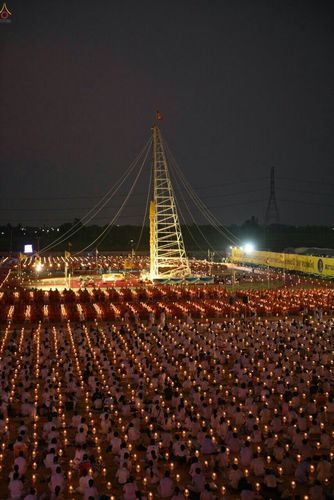 ภาพ No.23152:พิธีตอกเสาเข็มมงคล "มหาสุวรรณรัตนอินทขิล" สถาปนาสร้างอนุสรณ์สถาน มหาวิหารพระมงคลเทพมุนี สถานที่เผยแผ่ธรรมครั้งแรก ที่วัดบางปลา