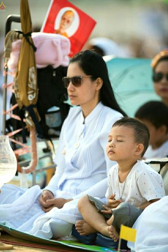 ภาพ No.23160:พิธีตอกเสาเข็มมงคล "มหาสุวรรณรัตนอินทขิล" สถาปนาสร้างอนุสรณ์สถาน มหาวิหารพระมงคลเทพมุนี สถานที่เผยแผ่ธรรมครั้งแรก ที่วัดบางปลา