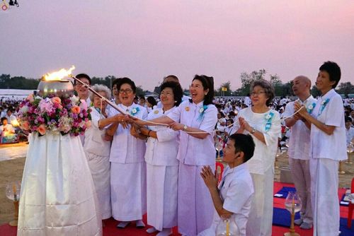 ภาพ No.23171:พิธีตอกเสาเข็มมงคล "มหาสุวรรณรัตนอินทขิล" สถาปนาสร้างอนุสรณ์สถาน มหาวิหารพระมงคลเทพมุนี สถานที่เผยแผ่ธรรมครั้งแรก ที่วัดบางปลา