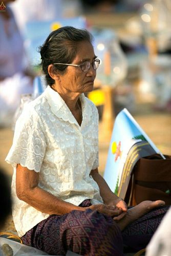 ภาพ No.23203:พิธีตอกเสาเข็มมงคล "มหาสุวรรณรัตนอินทขิล" สถาปนาสร้างอนุสรณ์สถาน มหาวิหารพระมงคลเทพมุนี สถานที่เผยแผ่ธรรมครั้งแรก ที่วัดบางปลา