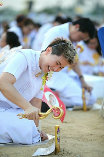 ภาพ No.23183:พิธีตอกเสาเข็มมงคล "มหาสุวรรณรัตนอินทขิล" สถาปนาสร้างอนุสรณ์สถาน มหาวิหารพระมงคลเทพมุนี สถานที่เผยแผ่ธรรมครั้งแรก ที่วัดบางปลา