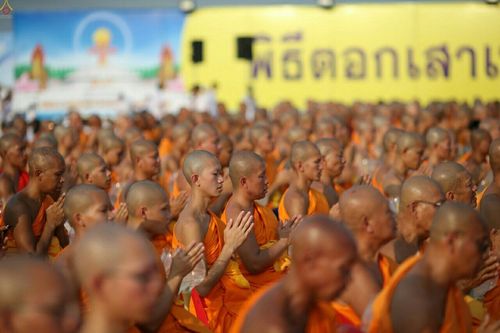 ภาพ No.23208:พิธีตอกเสาเข็มมงคล "มหาสุวรรณรัตนอินทขิล" สถาปนาสร้างอนุสรณ์สถาน มหาวิหารพระมงคลเทพมุนี สถานที่เผยแผ่ธรรมครั้งแรก ที่วัดบางปลา