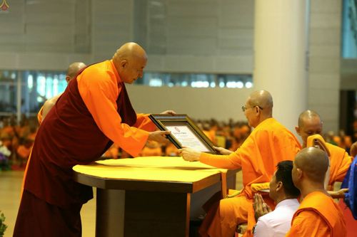 ภาพ No.23298:ประมวลภาพวันคุ้มครองโลก 22 เมษายน 2559 ณ วัดพระธรรมกาย