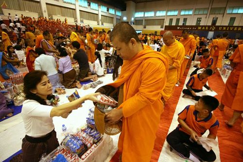 ภาพ No.24159:ตักบาตรแม่โจ้ วันเสาร์ที่ 4 มิถุนายน พ.ศ. 2559