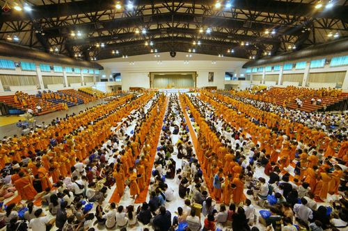 ภาพ No.24166:ตักบาตรแม่โจ้ วันเสาร์ที่ 4 มิถุนายน พ.ศ. 2559