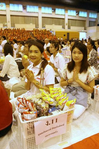 ภาพ No.24186:ตักบาตรแม่โจ้ วันเสาร์ที่ 4 มิถุนายน พ.ศ. 2559