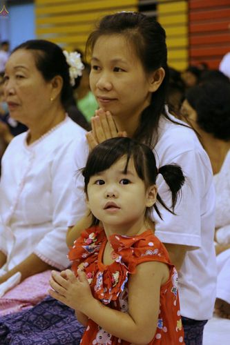 ภาพ No.24200:ตักบาตรแม่โจ้ วันเสาร์ที่ 4 มิถุนายน พ.ศ. 2559