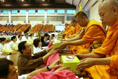 ภาพ No.24203:ตักบาตรแม่โจ้ วันเสาร์ที่ 4 มิถุนายน พ.ศ. 2559