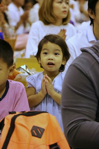 ภาพ No.24215:ตักบาตรแม่โจ้ วันเสาร์ที่ 4 มิถุนายน พ.ศ. 2559