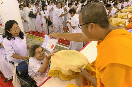 ภาพ No.23450:ประมวลภาพโครงการบวชผู้นำอุบาสิกาแก้ว 1 ล้านคนกตัญญูบูชา เนื่องในวันวิสาขบูชา