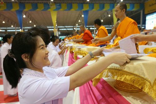 ภาพ No.23453:ประมวลภาพโครงการบวชผู้นำอุบาสิกาแก้ว 1 ล้านคนกตัญญูบูชา เนื่องในวันวิสาขบูชา