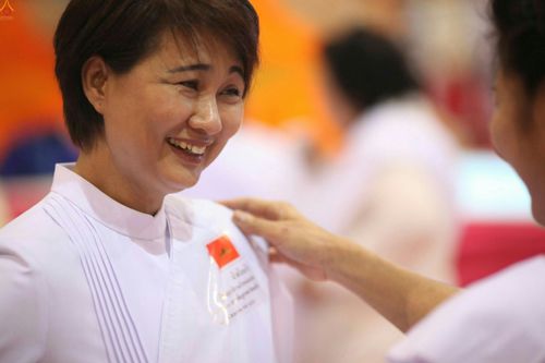 ภาพ No.23448:ประมวลภาพโครงการบวชผู้นำอุบาสิกาแก้ว 1 ล้านคนกตัญญูบูชา เนื่องในวันวิสาขบูชา