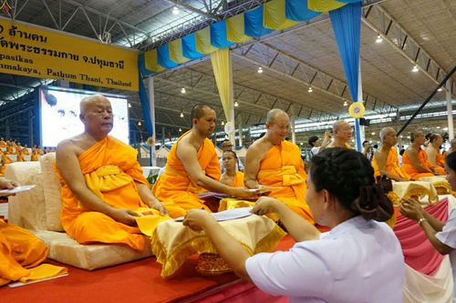 ภาพ No.23458:ประมวลภาพโครงการบวชผู้นำอุบาสิกาแก้ว 1 ล้านคนกตัญญูบูชา เนื่องในวันวิสาขบูชา