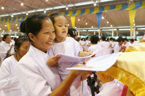 ภาพ No.23461:ประมวลภาพโครงการบวชผู้นำอุบาสิกาแก้ว 1 ล้านคนกตัญญูบูชา เนื่องในวันวิสาขบูชา