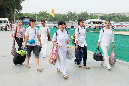 ภาพ No.23462:ประมวลภาพโครงการบวชผู้นำอุบาสิกาแก้ว 1 ล้านคนกตัญญูบูชา เนื่องในวันวิสาขบูชา