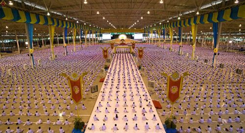 ภาพ No.23470:ประมวลภาพโครงการบวชผู้นำอุบาสิกาแก้ว 1 ล้านคนกตัญญูบูชา เนื่องในวันวิสาขบูชา